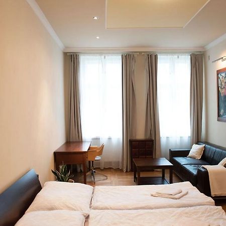 Velky Apartman Братислава Екстер'єр фото
