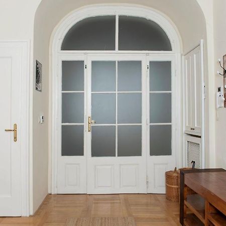 Velky Apartman Братислава Екстер'єр фото