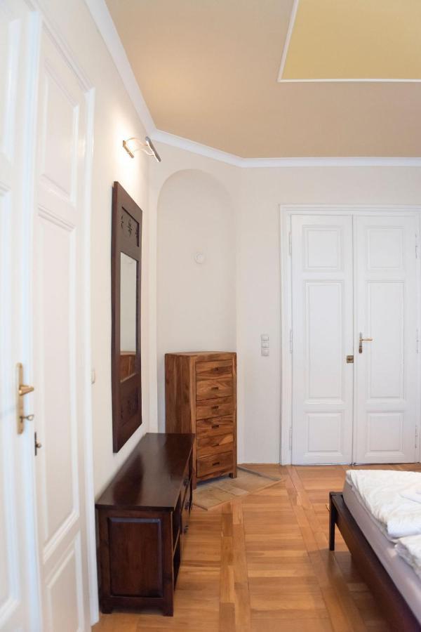 Velky Apartman Братислава Екстер'єр фото