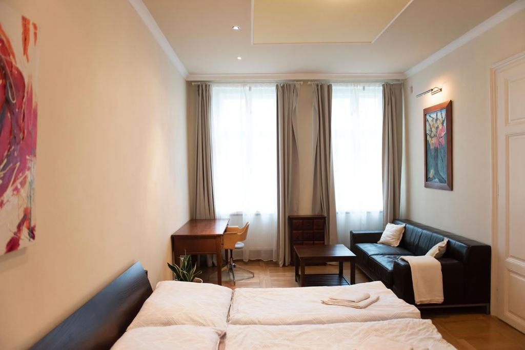 Velky Apartman Братислава Екстер'єр фото