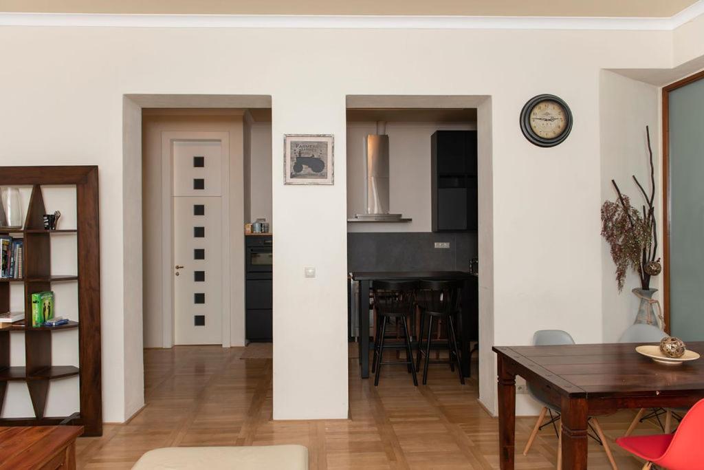 Velky Apartman Братислава Екстер'єр фото