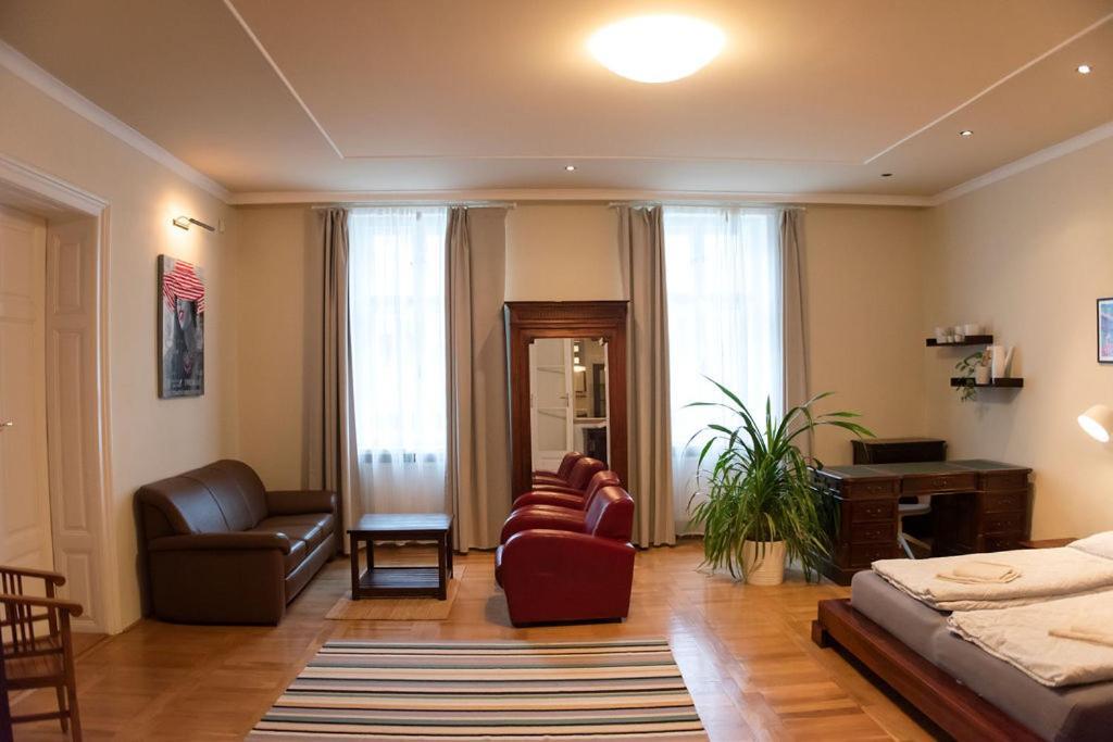 Velky Apartman Братислава Екстер'єр фото