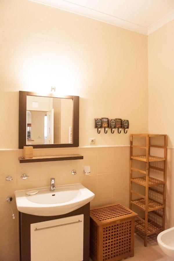 Velky Apartman Братислава Екстер'єр фото
