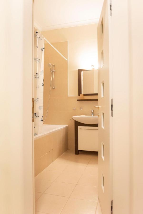 Velky Apartman Братислава Екстер'єр фото