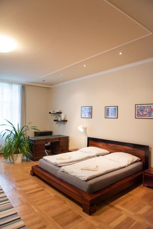 Velky Apartman Братислава Екстер'єр фото